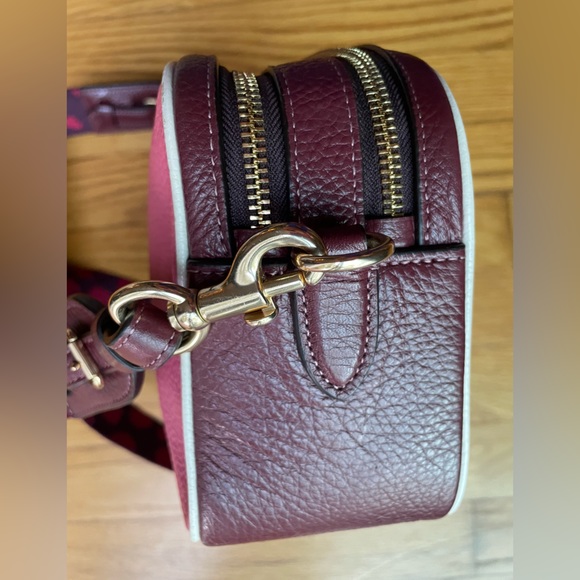 Coach Authentic Pink & White Leather Crossbody Bag w. Pink Leopard Strap - Picture 6 of 10